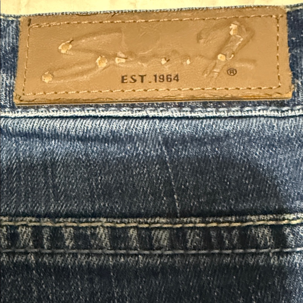 Seven7 Women’s Cuffed Distressed Deep Blue Cropped Jeans – Size 10 - Picture 13 of 16